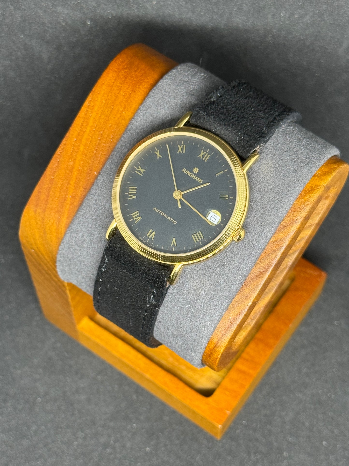 Junghans Automatic | Kaliber ETA 2892-2 | Goldfarbenes Gehäuse | Schwarzes Zifferblatt
