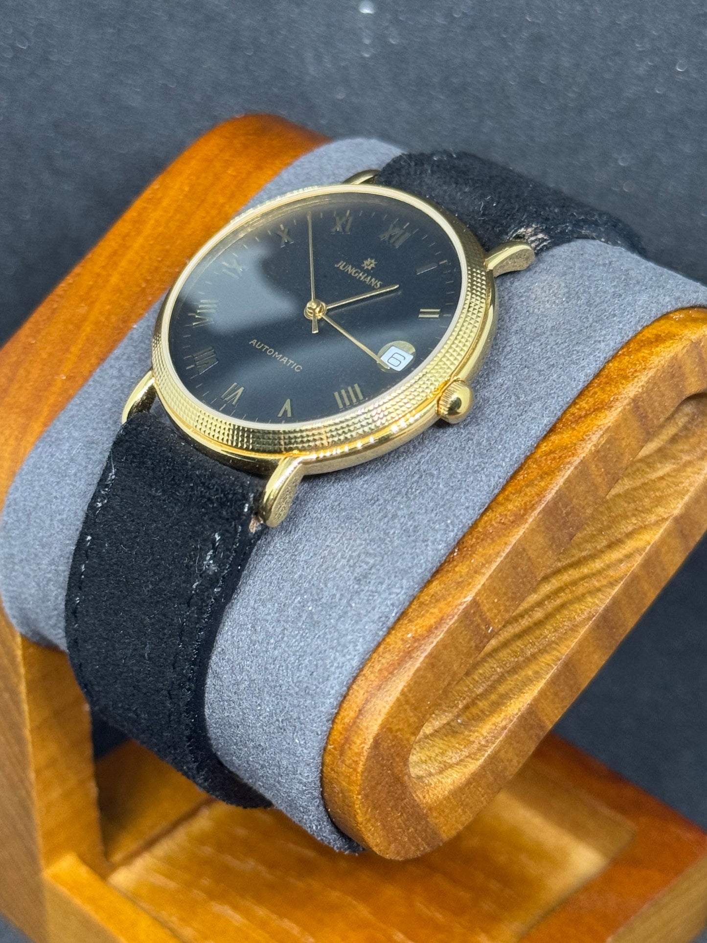 Junghans Automatic | Kaliber ETA 2892-2 | Goldfarbenes Gehäuse | Schwarzes Zifferblatt