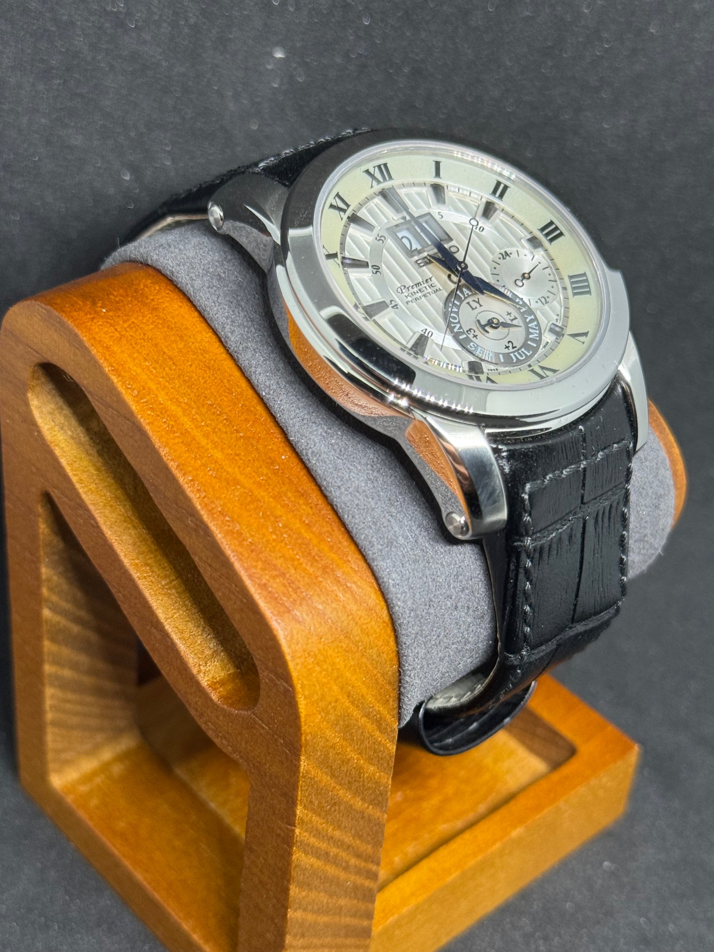 Seiko Premier Kinetic Perpetual | 7D56-0AB0 | Klassik trifft Innovation